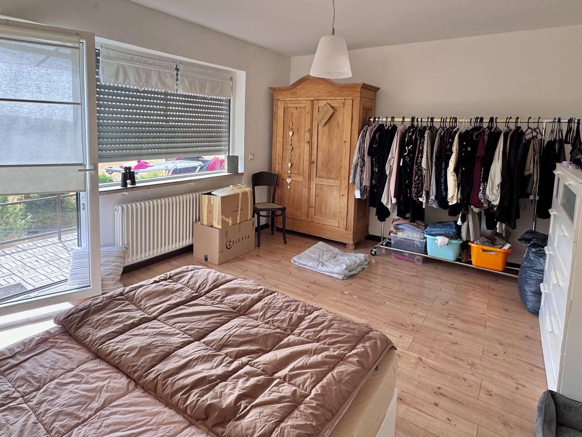 PROVISIONSFREI: Bungalow, Doppelgarage, Nebengeb&auml;ude, herrlicher Fernblick